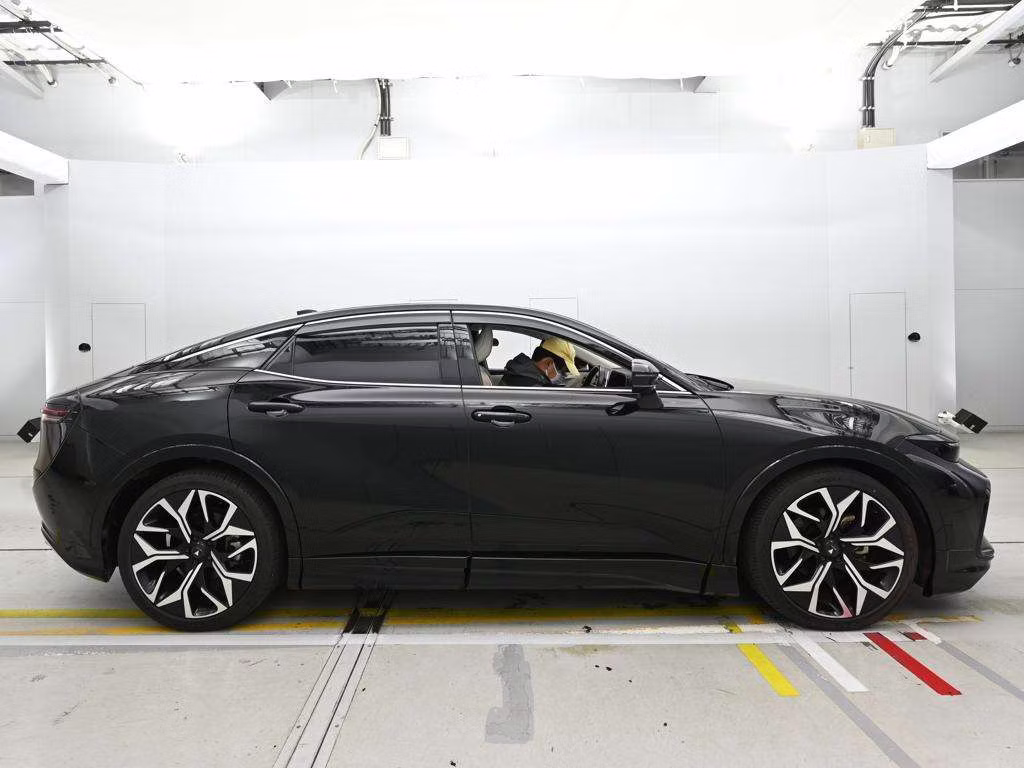 TOYOTA CROWN