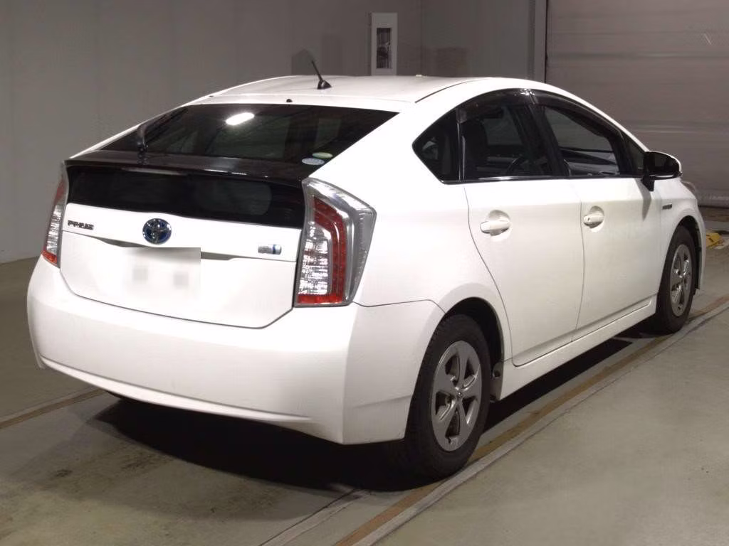 TOYOTA PRIUS