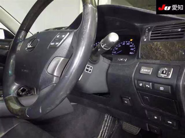 LEXUS LS460