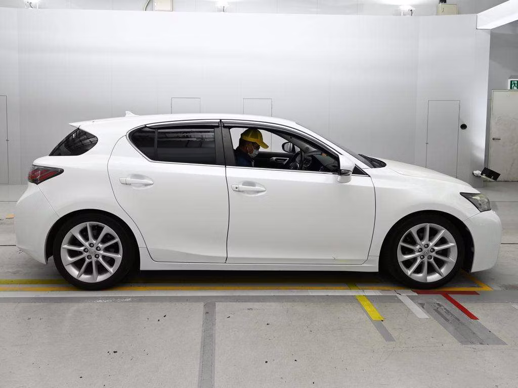LEXUS CT200H
