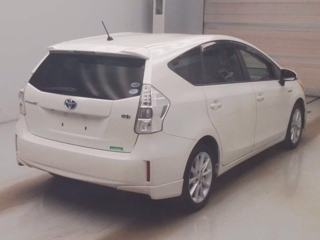 TOYOTA PRIUS ALPHA