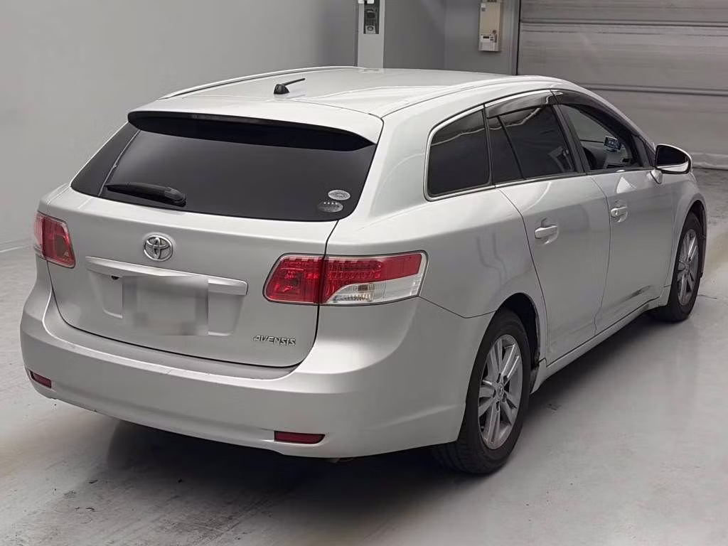 TOYOTA AVENSIS