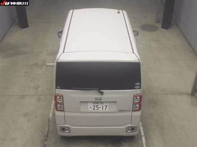 DAIHATSU WAKE