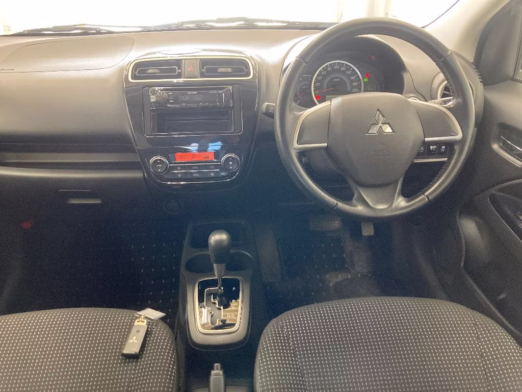 MITSUBISHI MIRAGE
