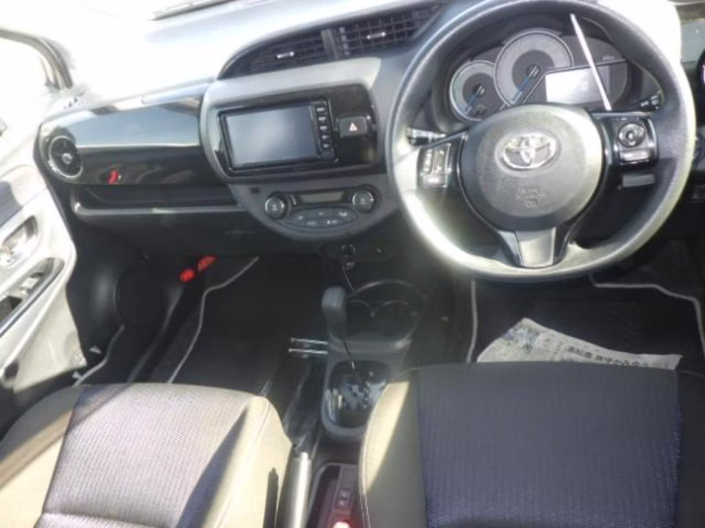 TOYOTA VITZ