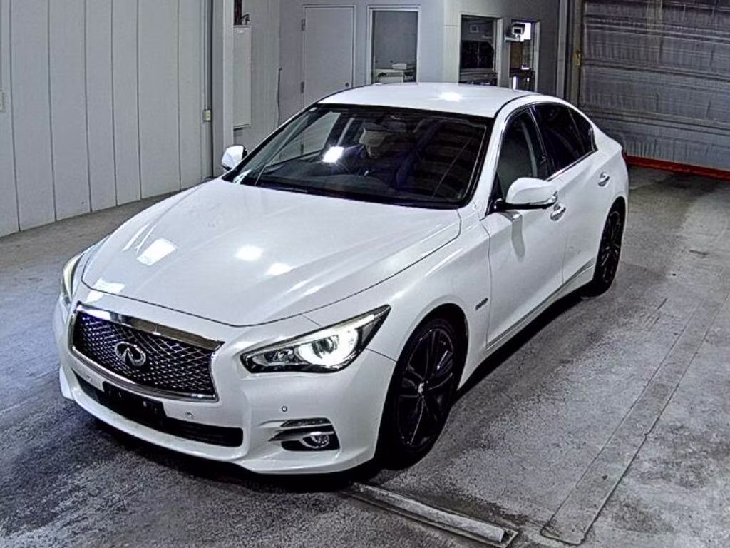 NISSAN SKYLINE