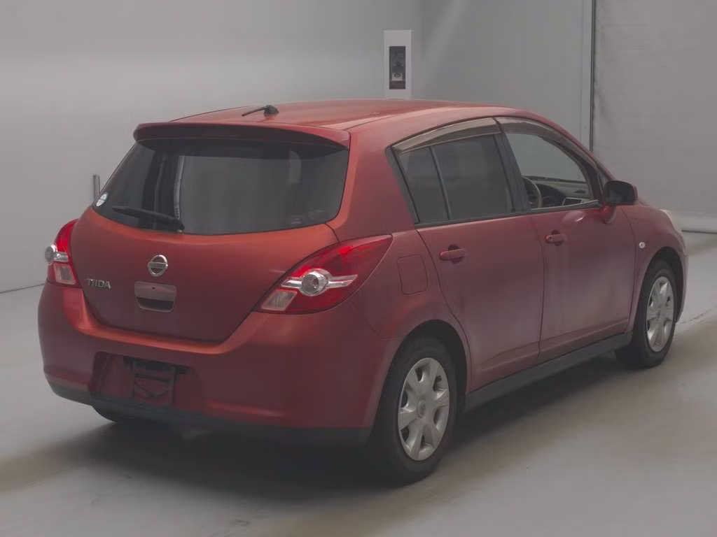 NISSAN TIIDA
