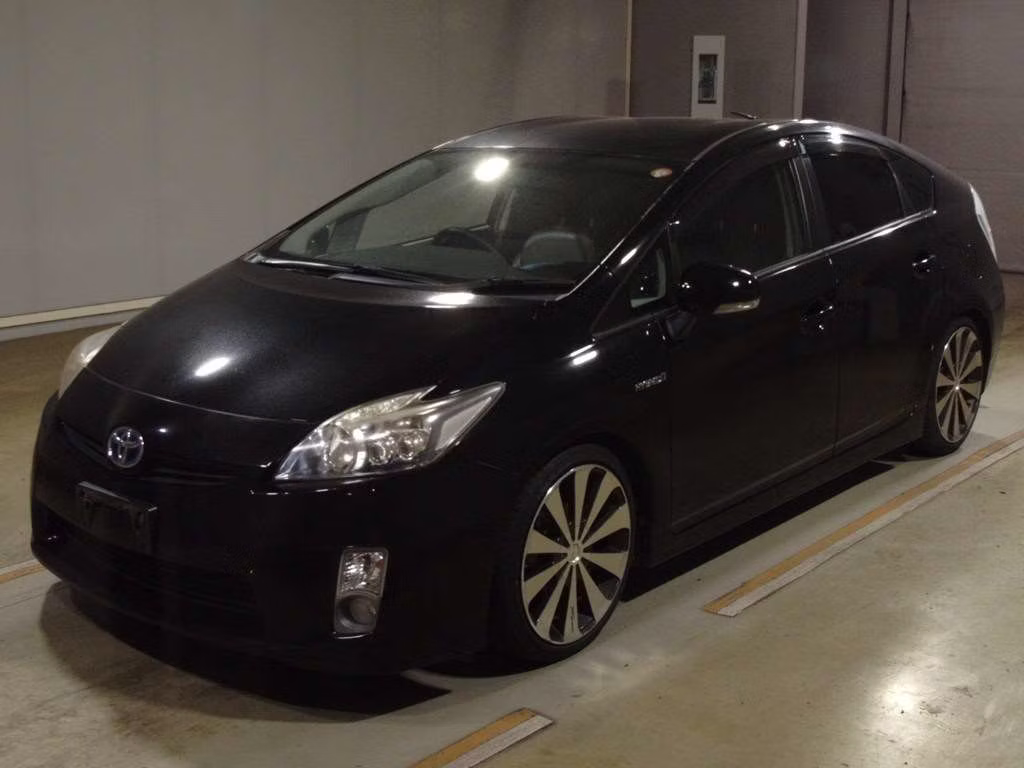 TOYOTA PRIUS