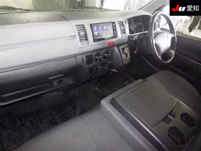 TOYOTA REGIUS ACE