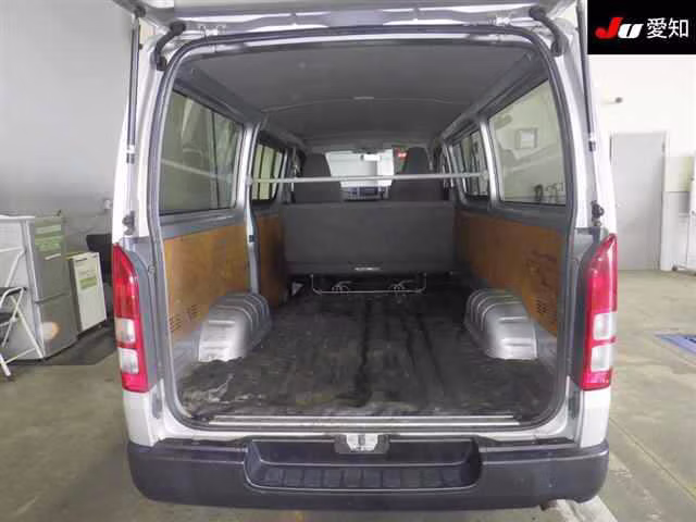 TOYOTA REGIUS ACE