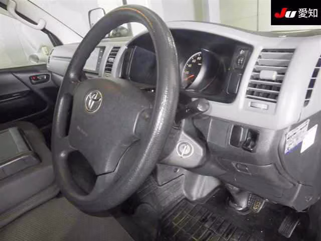 TOYOTA REGIUS ACE