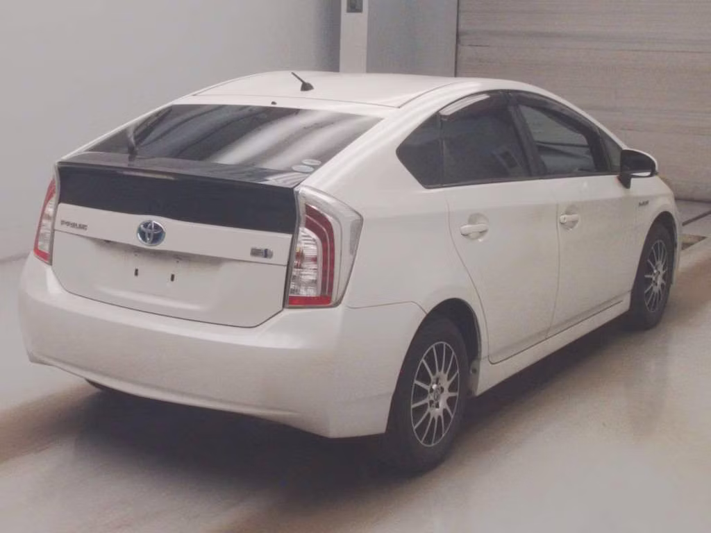 TOYOTA PRIUS