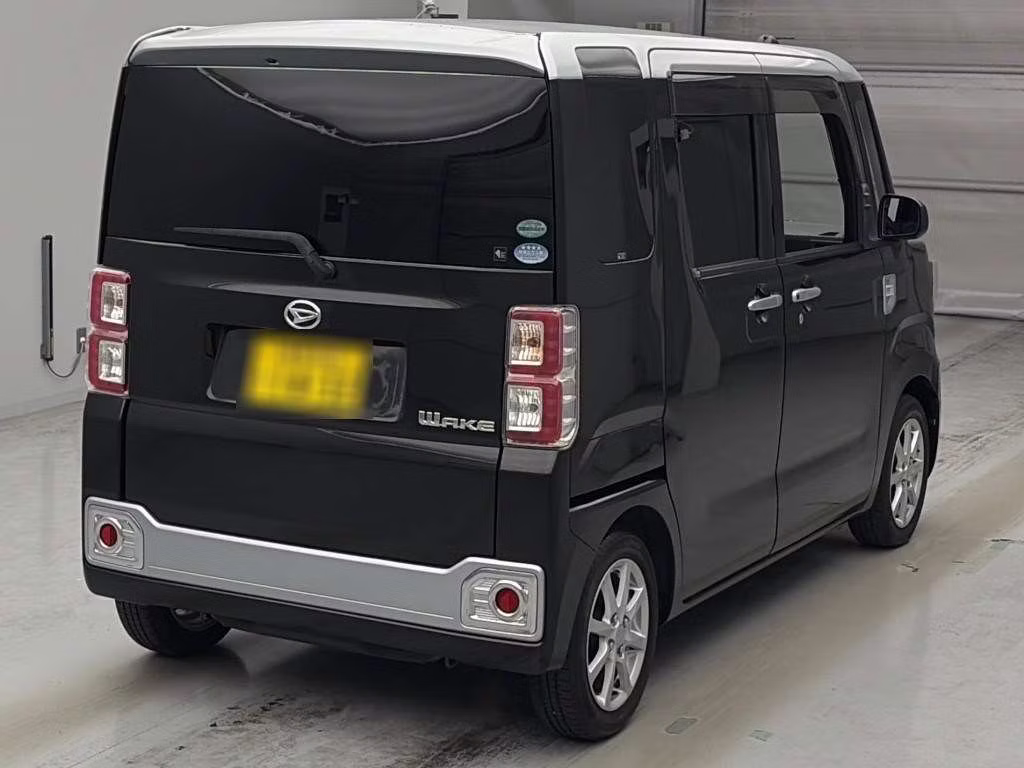 DAIHATSU WAKE