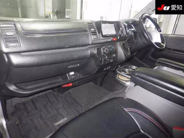 TOYOTA REGIUS ACE
