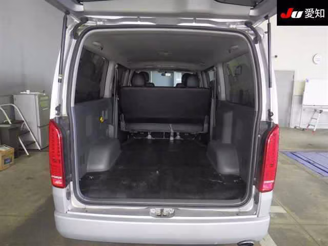 TOYOTA REGIUS ACE