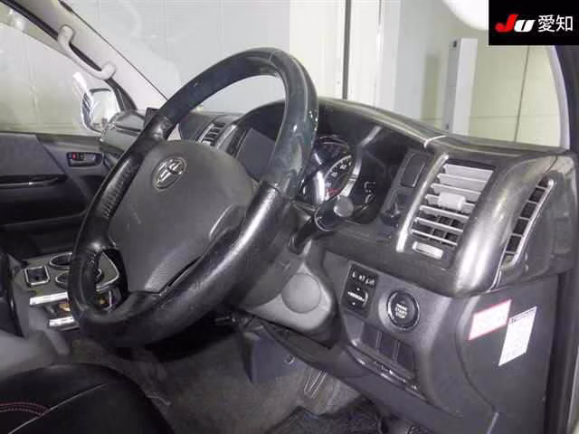 TOYOTA REGIUS ACE