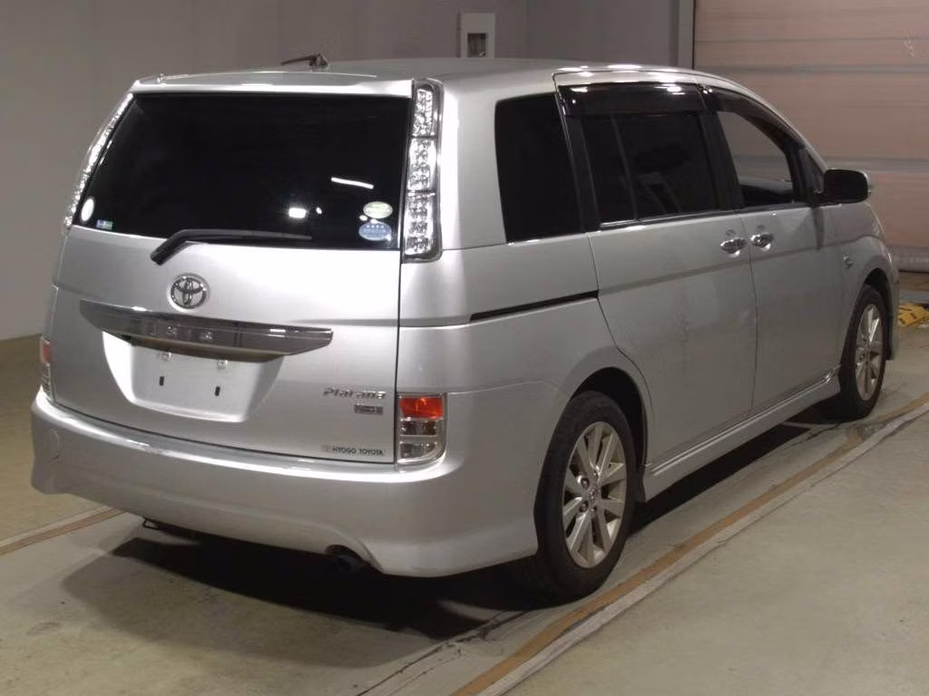 TOYOTA ISIS