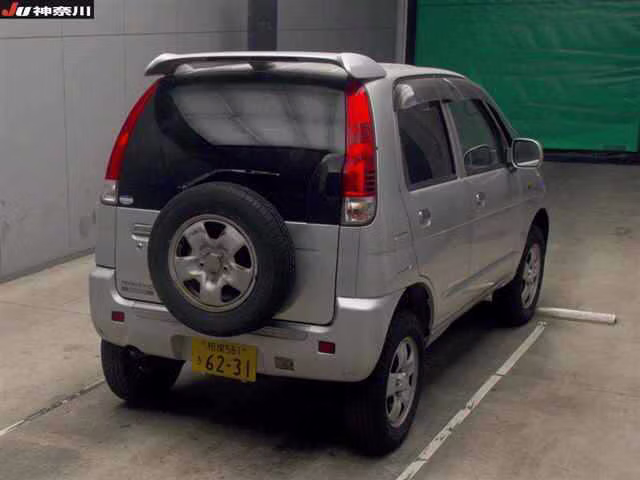 DAIHATSU TERIOS KID