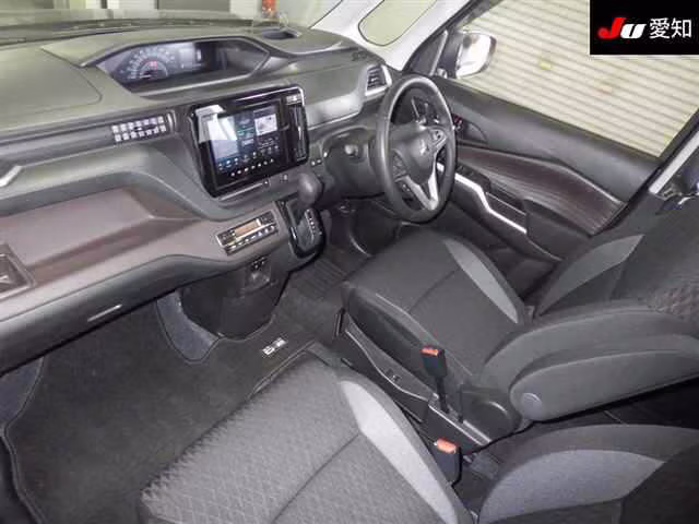 MITSUBISHI DELICA D:2