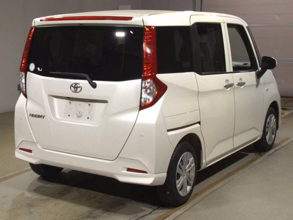 TOYOTA ROOMY