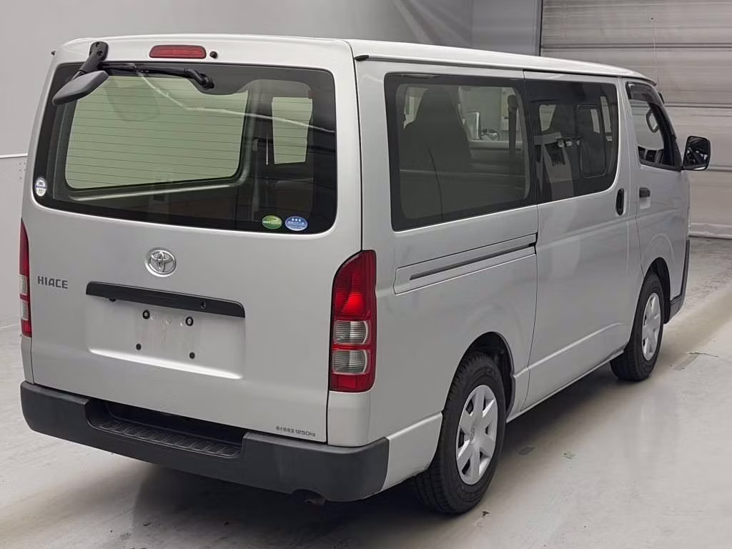 TOYOTA REGIUS ACE