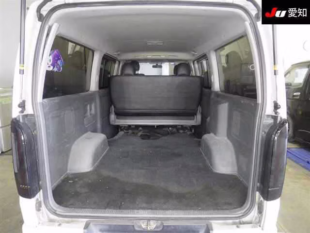 TOYOTA REGIUS ACE