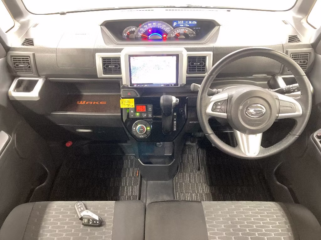 DAIHATSU WAKE