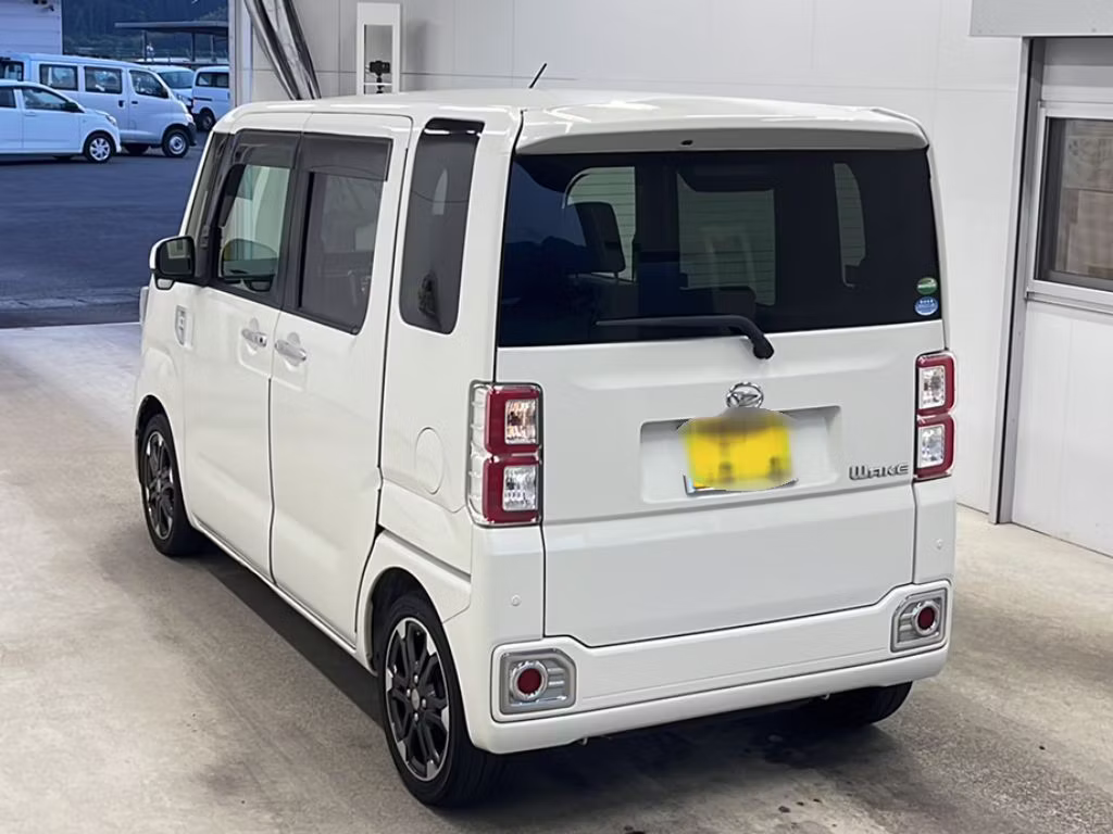 DAIHATSU WAKE