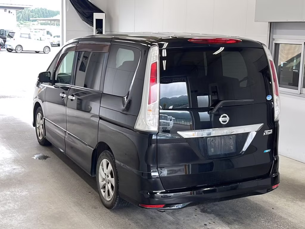 NISSAN SERENA