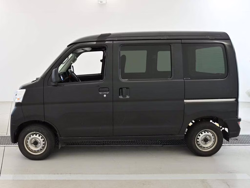 TOYOTA PIXIS VAN