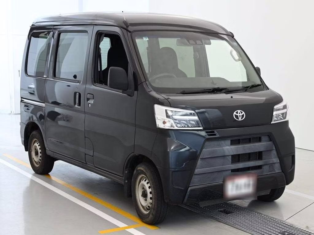 TOYOTA PIXIS VAN