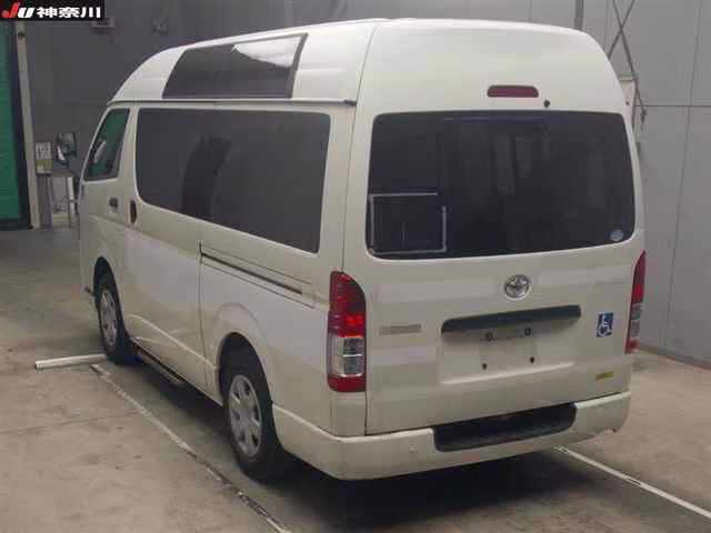 TOYOTA REGIUS ACE