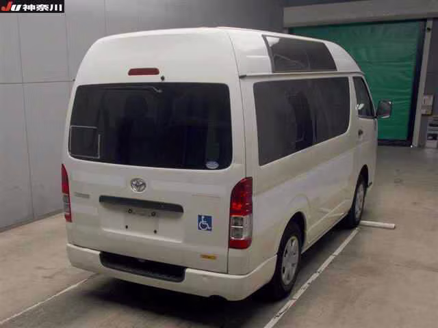 TOYOTA REGIUS ACE