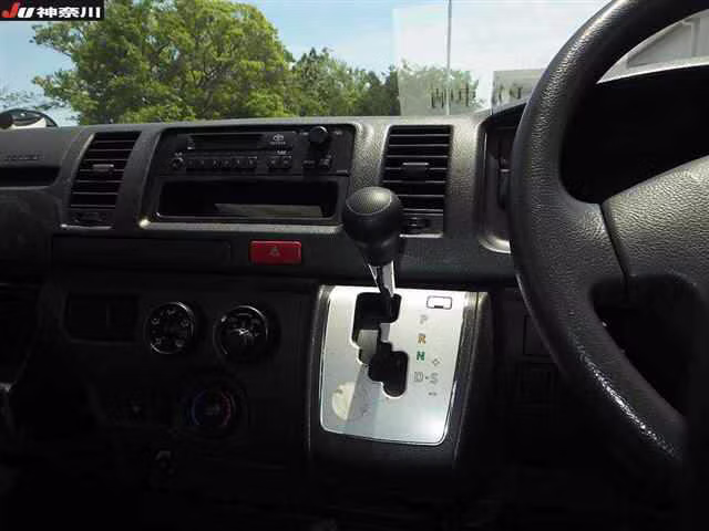 TOYOTA REGIUS ACE