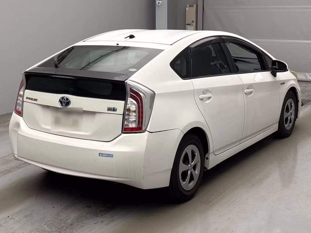 TOYOTA PRIUS