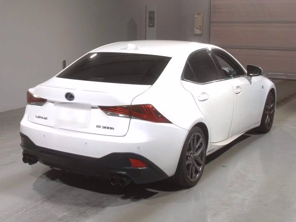 LEXUS IS300H
