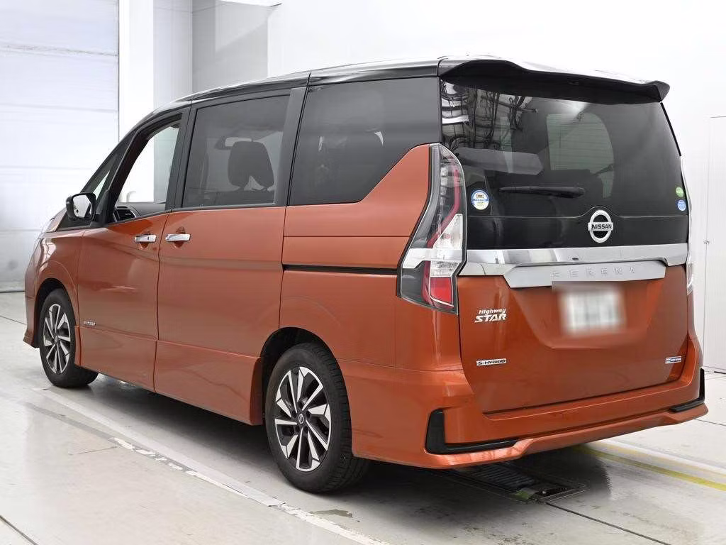 NISSAN SERENA