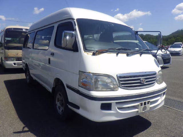 TOYOTA HIACE