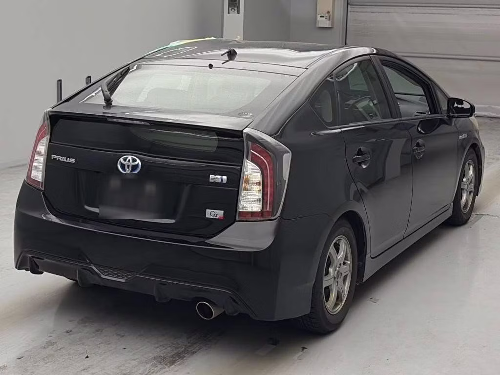 TOYOTA PRIUS