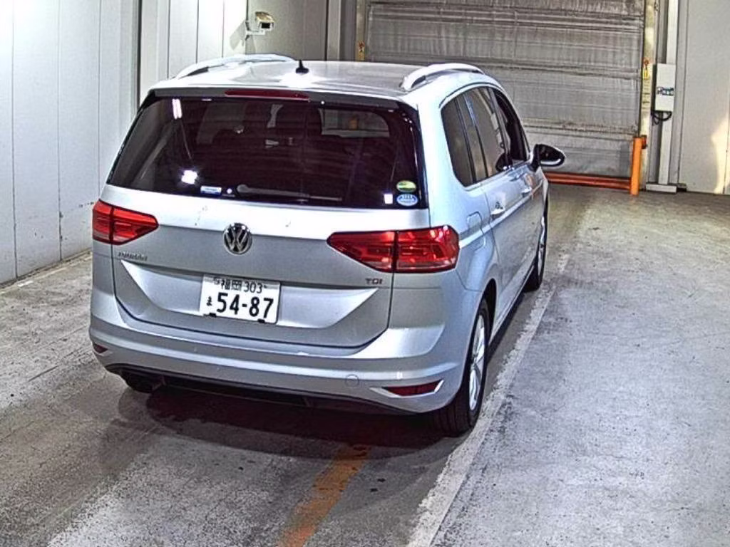 VOLKSWAGEN TOURAN