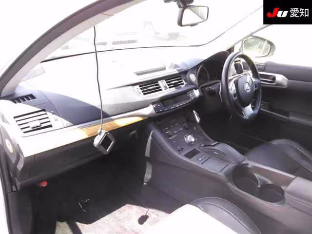 LEXUS CT200H