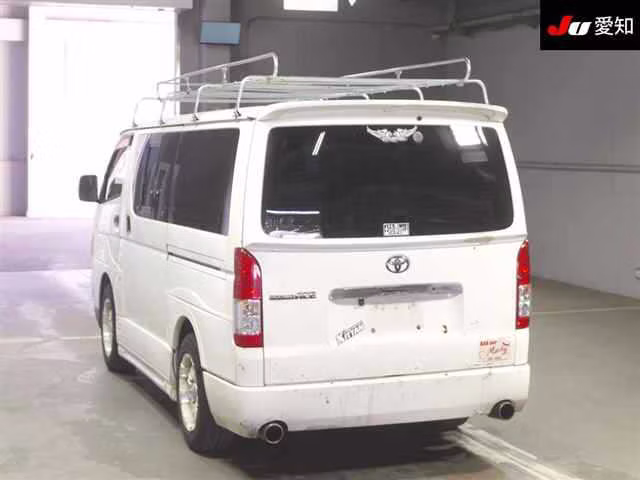 TOYOTA REGIUS ACE