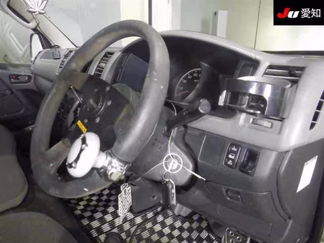 TOYOTA REGIUS ACE