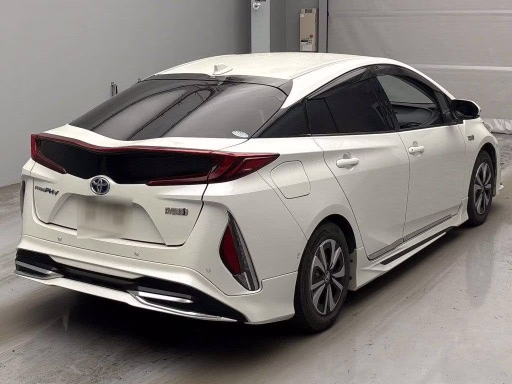 TOYOTA PRIUS PHV