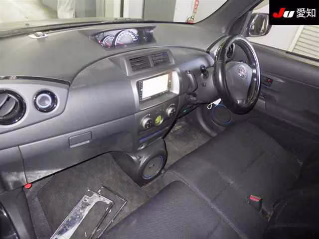 TOYOTA BB