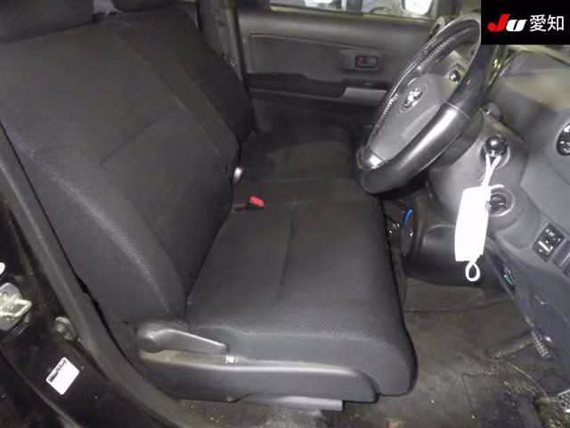 TOYOTA BB