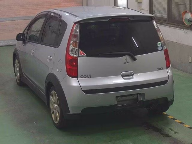 MITSUBISHI COLT
