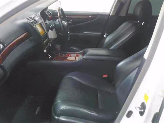 LEXUS LS460