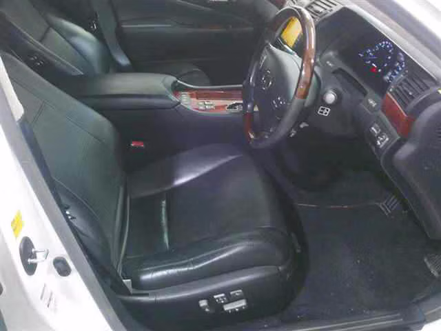 LEXUS LS460