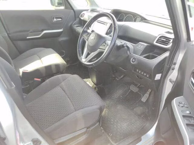 MITSUBISHI DELICA D:2